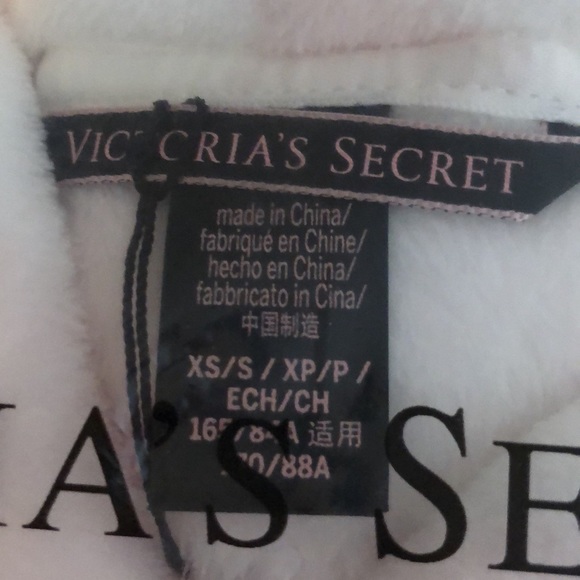 Victoria Secret Robe - Picture 5 of 5